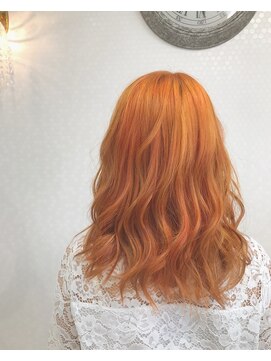 ヘアーアンドメイク ドレス(DRESS) オレンジカラー