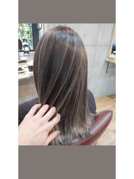 ペスカ 豊崎沖縄(pesca) 細めハイライト×グレージュ【ペスカ豊崎】