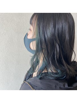 アコット(Acotto.) エメラルドグリーン/インナーカラー/暗髪/ミディ[下北沢Acotto]