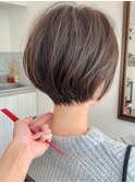 小顔ヘアふんわりショート簡単スタイリングブリーチなしカラー
