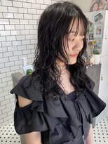 ミー(me.)&nbsp;黒髪パーマ　ロング