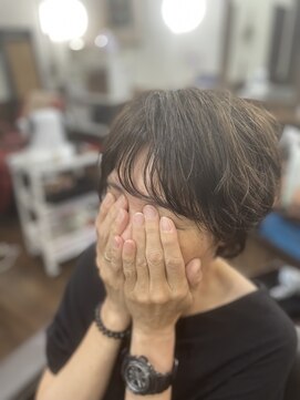 ビードットアール バーバーパパ レナセール(B.R Barber Papa.Renacer) やわらかデジタルパーマ