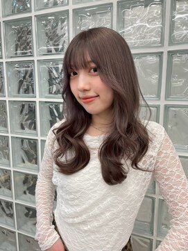 サンク 原宿 表参道(cinq) ミルクティーベージュインナーカラーケアブリーチワイドバング