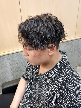 ニアウ 伊勢崎連取店(Niau) 刈り上げセンターパートツイストスパイラルパーマ