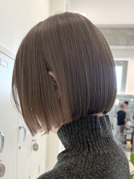 サンクプロジェクト(cinq PROJECT) ハイトーン切りっぱなしショートボブミルクティーピンクベージュ