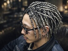 ブレイズ、コーンロウなど特殊系ヘアもお任せください。