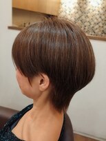 フリージア(freesia) 30代40代50代/大人ショート/明るい白髪染め