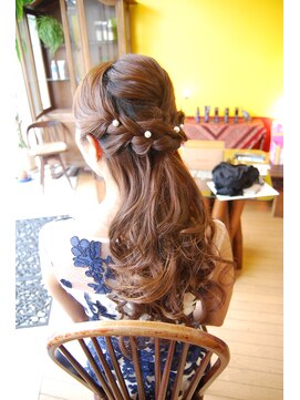 ベル(BELL) あみこみロングハーフアップ【BELL桜新町/用賀】