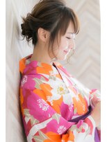 『ROMA』大人かわいい浴衣に似合う小顔ナチュラルヘアアレンジ