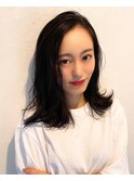 黒髪×ミディアム