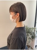 切りっぱなしボブ　内巻きボブ　シアーベージュ