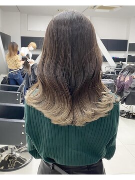 アライブ キチジョウジ(ALIVE Kichijoji) 【ALIVE吉祥寺】ホワイトベージュグラデーション