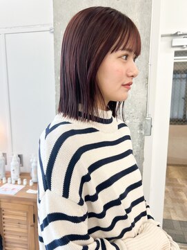 ノエ(noe) 切りっぱなしカット×レッドカラー