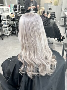 シェイロ(Cielro) 【ロングでも理想に！ホワイトカラー】SAKI