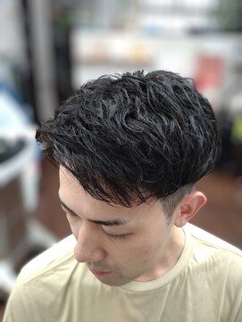 トバ(TOBA) ツーブロ+ソフトパーマ