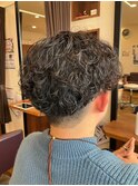 20代30代黒髪ツイストスパイラルパーマツーブロック