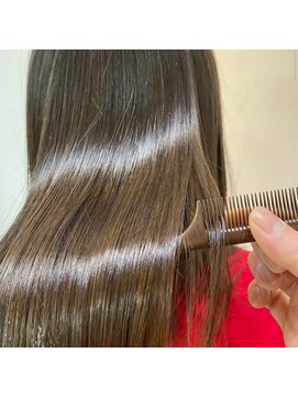 アオ 岡野 横浜(a-o) 艶髪♪髪質改善縮毛矯正!