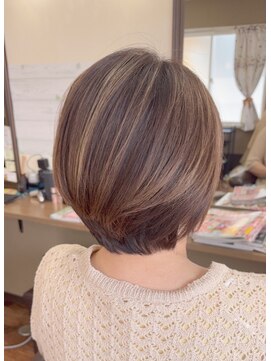 サロンドミナ(SALON DE MINA) ショートボブ