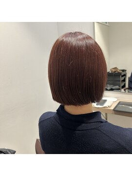 暖色カラー×切りっぱなしボブ