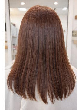 美容室ファンタジー 柔らか質感ミディアムローレイヤー