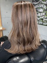 エル(EL.)&nbsp;ハイライトカラー/デザインカラー/白髪ぼかし/盛岡