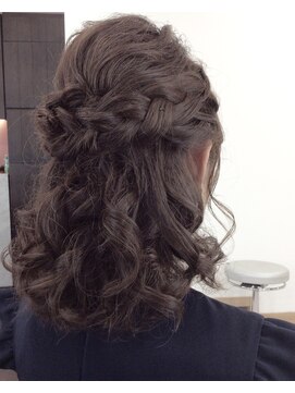 ブロッサム ヘアデザイン(blossom) ハーフアップ