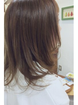 ヴァロ ヘアデザイン(valo Hair Design) ミディ&アッシュグレー