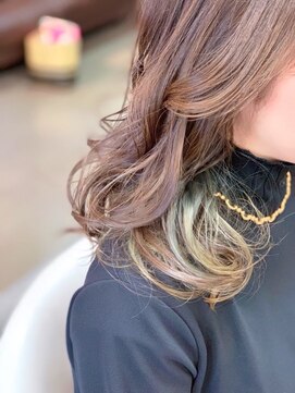 ヘアーメイク リボーン ムーヴ(hair make re:bbon move) インナーカラー×シフォン