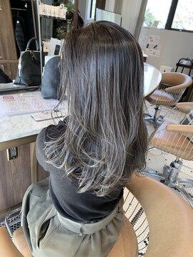 リバレッジ 広尾(Leverage) ワンカール大人レイヤーグレージュ【広尾、恵比寿】担当:尾上