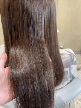 シー 岡崎(,SHE) 前髪/マチルダボブ/ピンクベージュ/インナーグレージュ/岡崎