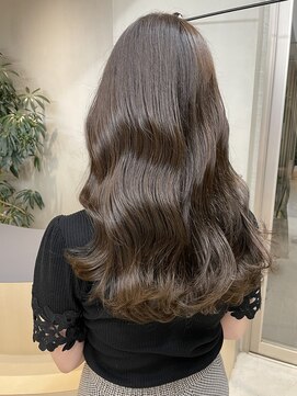 アイヴィ 表参道(IVY) 赤みなしオリーブベージュ艶カラー*顔まわりカットくびれヘア