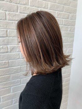ロッコ バイ ヘアブランド リョウ(Rocco by hair brand RYO)の写真/【30代以上の大人女性必見】白髪が目立たないカラーやハイライト・バレイヤージュで明るいデザインも叶う♪