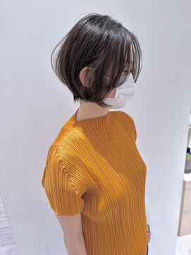 ステア ケース(stair case) 大人かわいいナチュラル丸みショートボブ耳かけ