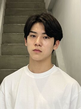 クロト(Clotho) センターパート/波巻きツイストスパイラルメンズカットパーマ