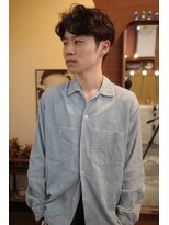 エディ(Edy)&nbsp;メンズセンターパート波巻きパーマ刈り上げブラウンカラー岡山