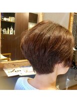 カーザ(CASA) クセ毛の広がりを生かしたショート