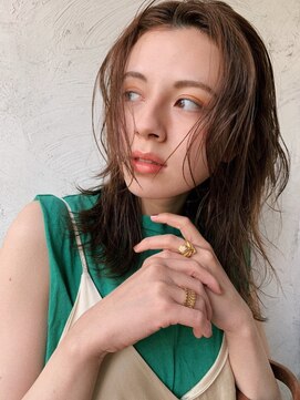 ロイジー(roijir) 【roijir 表参道】柔らかオリーブブラウン×レイヤースタイル