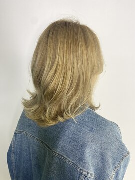 ヘアバイプルーヴ(Hair by PROVE) ハイトーンカラー×くびれミディアム