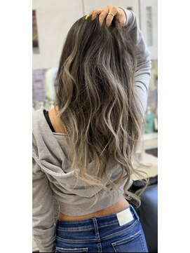 プードゥ(Puo-Du) 西海岸風バレイヤージュ