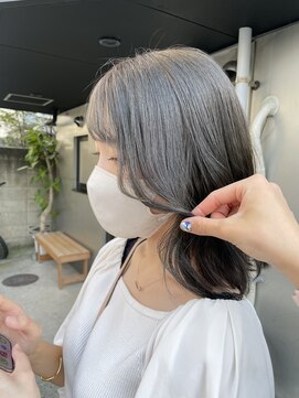 ネイヴィル(navile) ブリーチなしのオリーブグレージュ