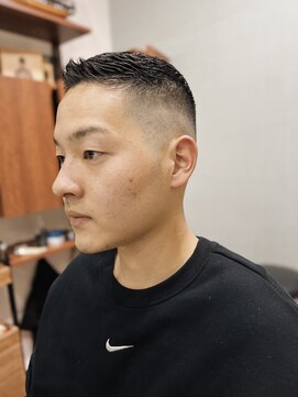 フォーコーナーズカットショップフェイビーズ 名古屋西(FourCornersCutShop favey's) フェード　メンズカット　ボウズ