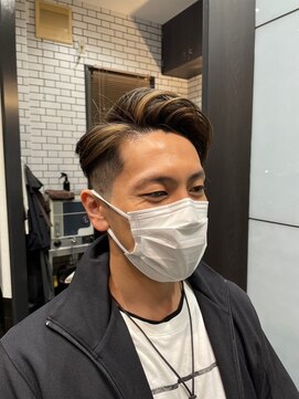 ヒロザバーバー(HIRO THE BARBER) アップバング×メッシュ【フェイスフレーミング】