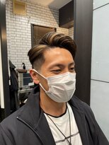 ヒロザバーバー(HIRO THE BARBER) アップバング×メッシュ【フェイスフレーミング】