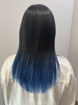 ファーチ(Fir-chi) 暗髪ブルーカラーグラデーション