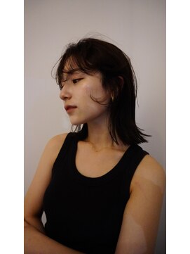 ニーム(nimes) 長めのボブにも動きを