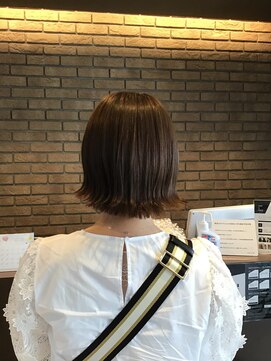 美容室 マリオネット 外ハネボブ