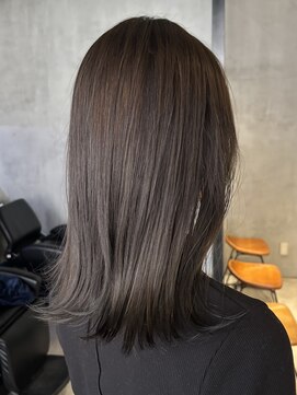 エリマ 調布(elima) ミディアムボブレイヤー外ハネボブワンカラーカーキグレージュ