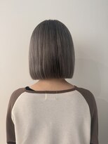 イロバイエンピー(iRo by enppy) ぱつっとbob × white graige