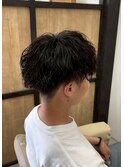 波巻きパーマツイストスパイラルマッシュツーブロック刈り上げ