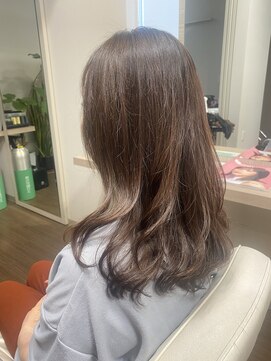 ドゥージングヘアースクラッチ(Dozing Hair Scratch) 巻き髪風パーマ